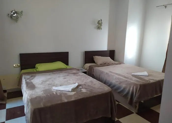 4 Bed Villa *